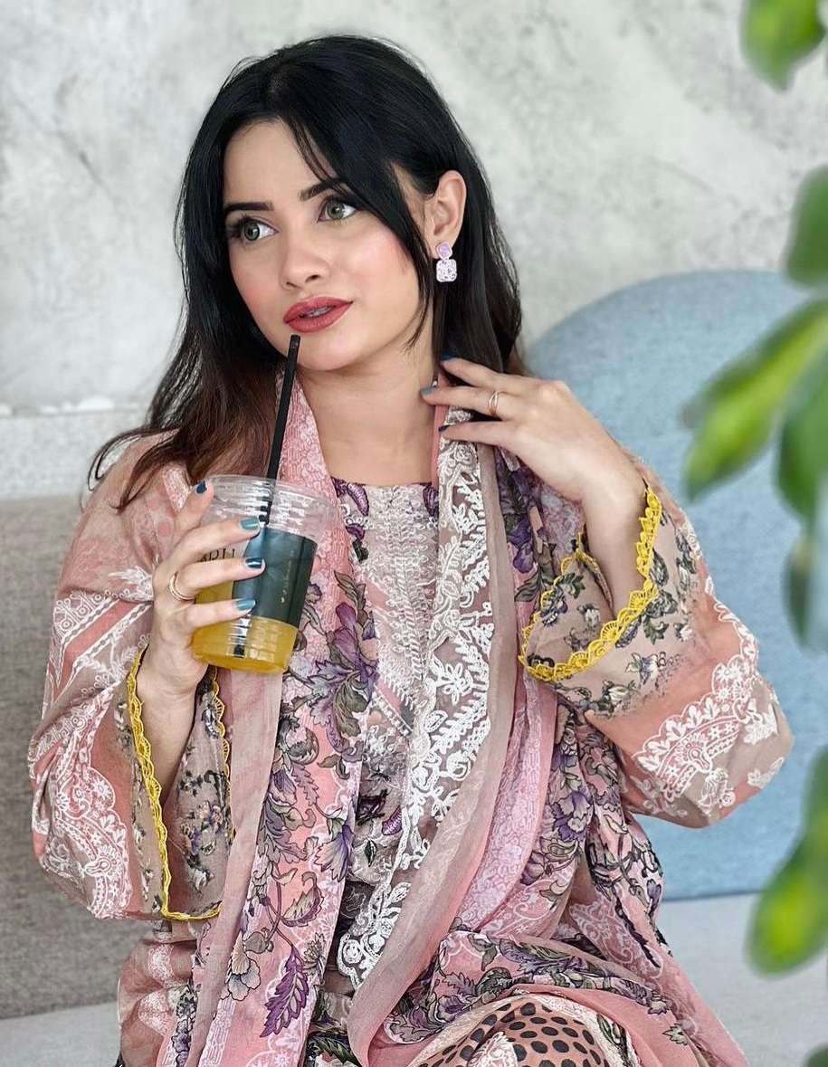 NEEDLE WONDER LAWN COLLECTION BY JIHAN